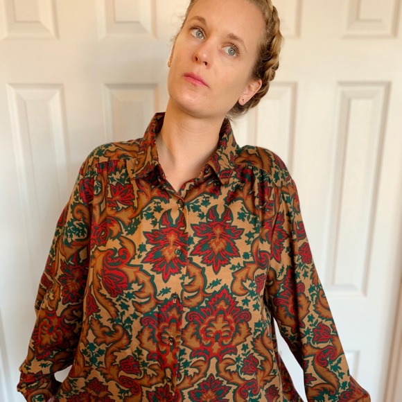 Meet your Posher, Hillary - Picture 2 of 2